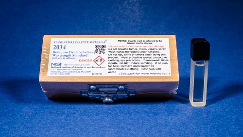 SRM 2034 氧化鈥溶液波長標(biāo)準(zhǔn)(240 nm至650 nm)